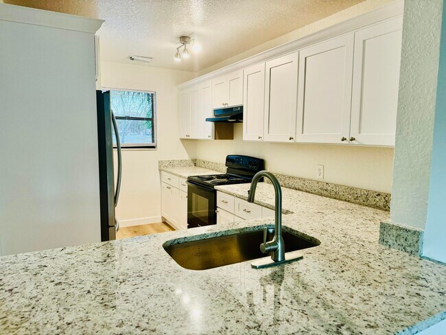 Building Photo - 138 McNeela Dr