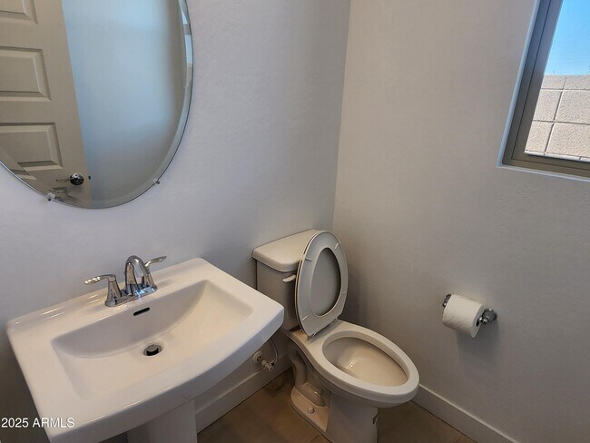 Building Photo - 11214 N 168th Dr