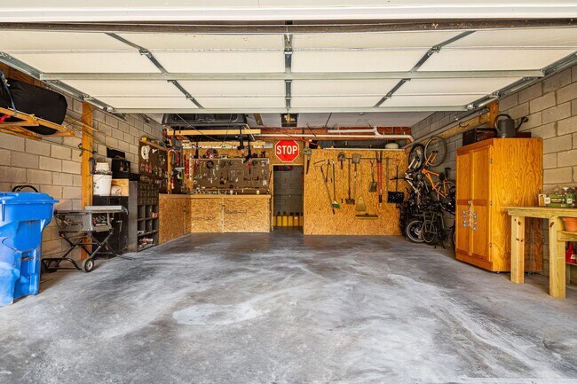 Building Photo - Cozy & Fully-Furnished West Asheville 2-Be...