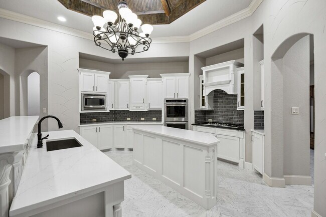 Building Photo - 2101 Miracle Point Dr