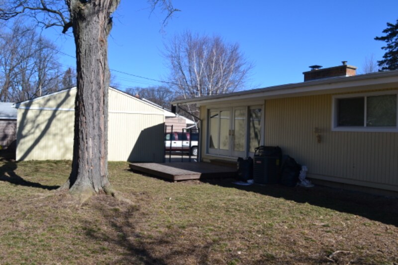 Building Photo - 930 Sherwood St