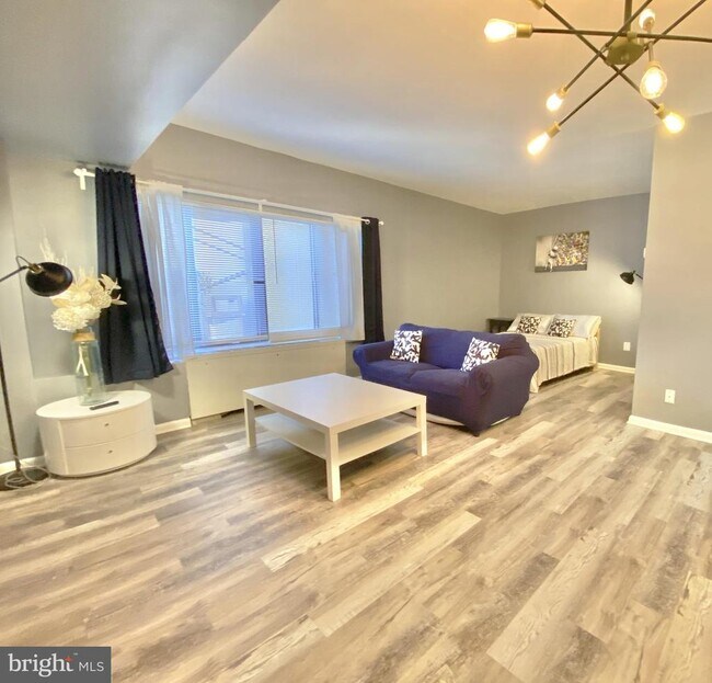 Building Photo - 3101 S Manchester St