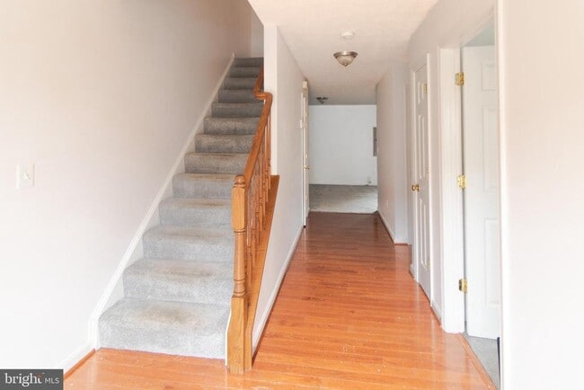 Building Photo - 104 Stingray Ct
