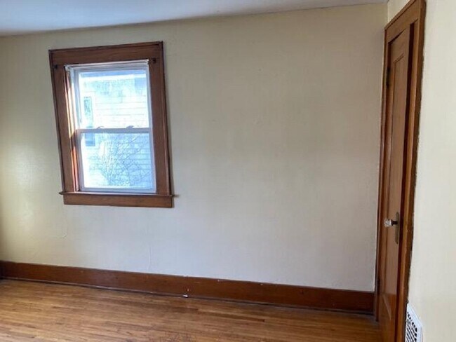 Building Photo - 2303 Clifford Ave
