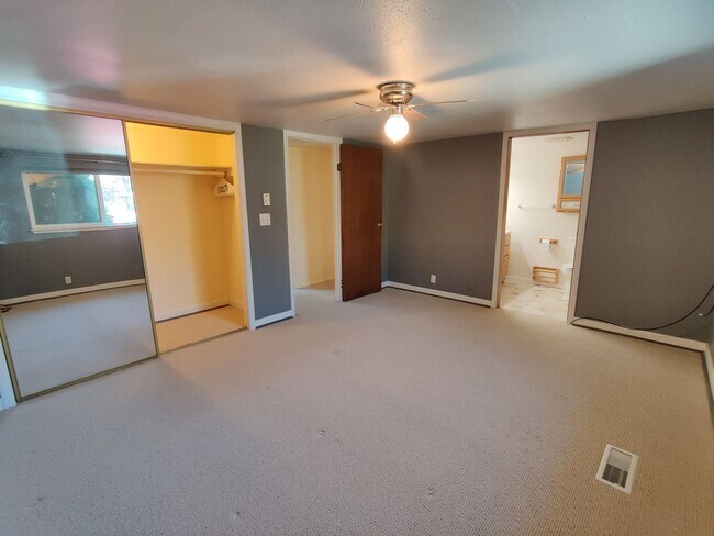 Building Photo - Your Next Home in the Heart of Richland — ...