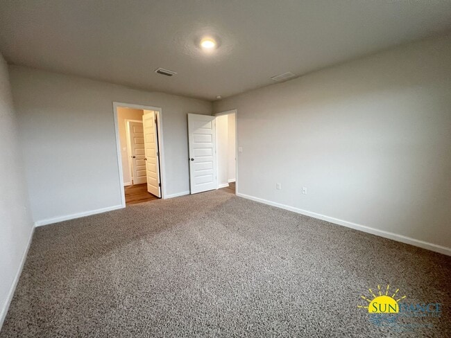 Building Photo - Stunning 4 Bedroom Home in Crestview!