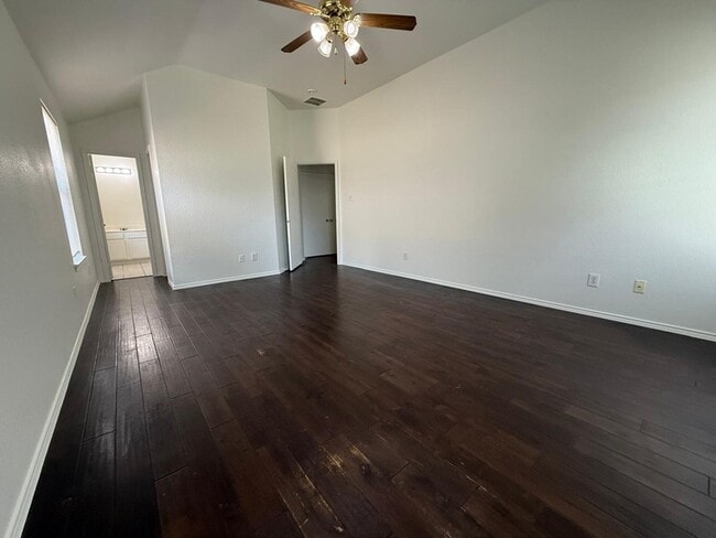 Building Photo - 9104 Bedford Ln