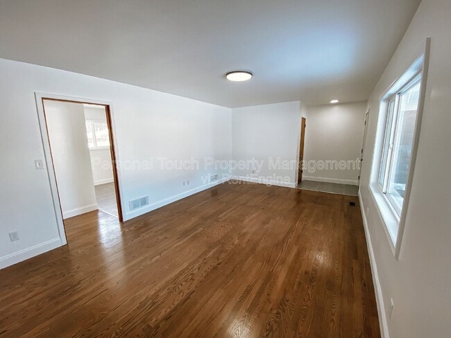 Building Photo - 1610 2nd St N