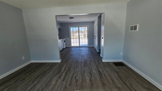 Building Photo - 1303-1305 Wolford Rd