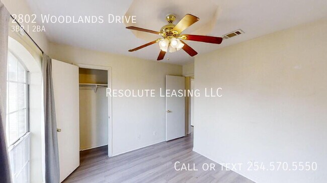 Building Photo - 2802 Woodlands Dr