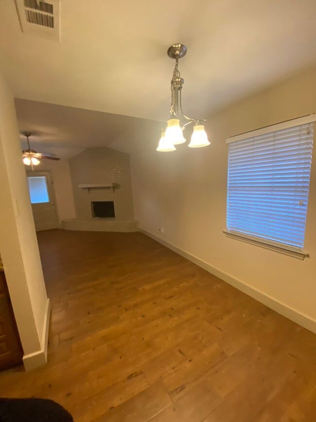 Building Photo - 9291 Burbank Dr