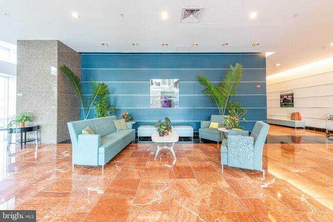 Building Photo - 901 N Penn St