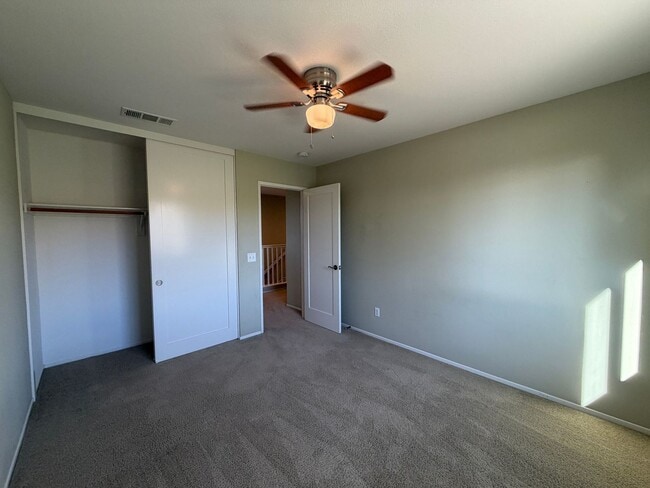 Building Photo - 37836 Divot Dr