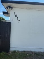 Building Photo - 1017 N E St