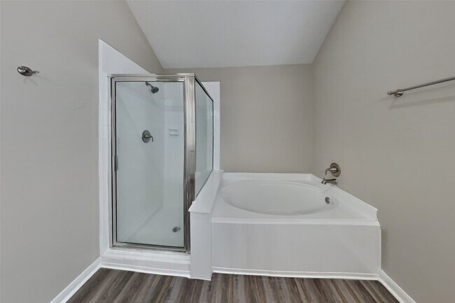 Building Photo - 18002 Golden Ridge Dr