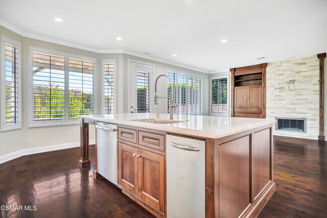 Building Photo - 3044 Ferncrest Pl