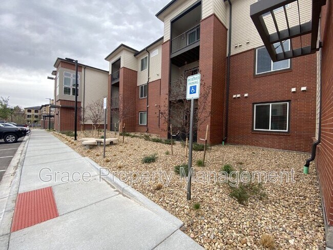 Building Photo - 981 S Sable Blvd