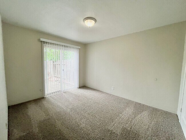 Building Photo - 1714-1716 Madrone Avenue