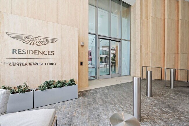 Building Photo - 300 Biscayne Blvd Way