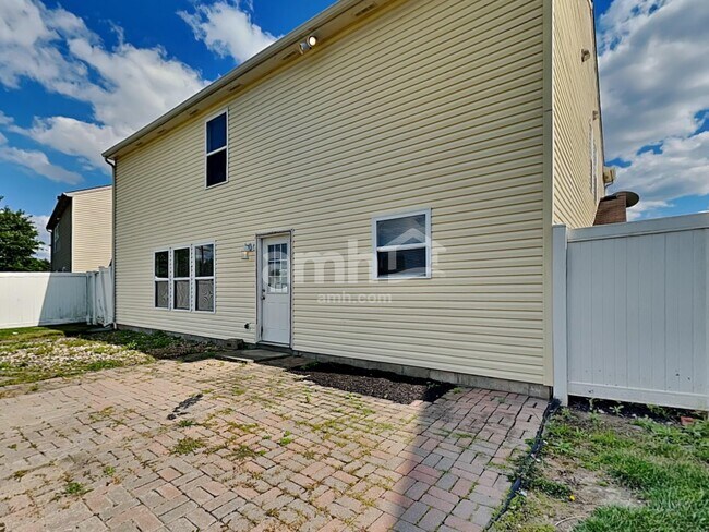 Building Photo - 10350 Lee Stewart Ln