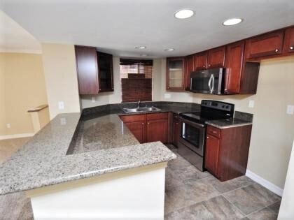 Building Photo - 15353 Maturin Dr