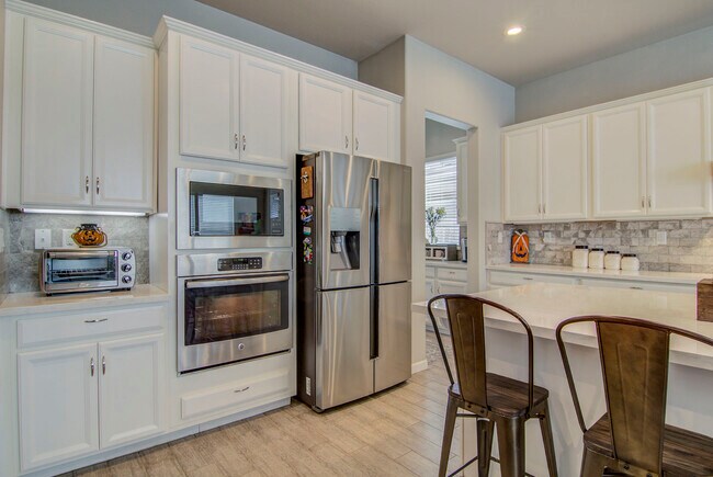 Building Photo - 5706 Desert Mallow St