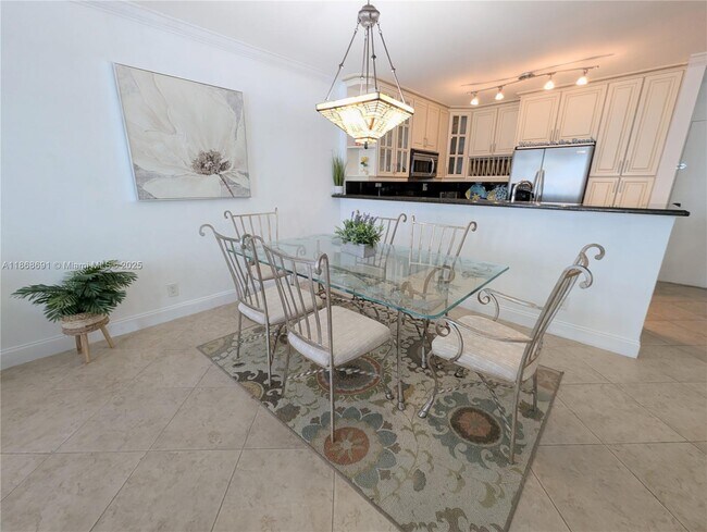 Building Photo - 3725 S Ocean Dr