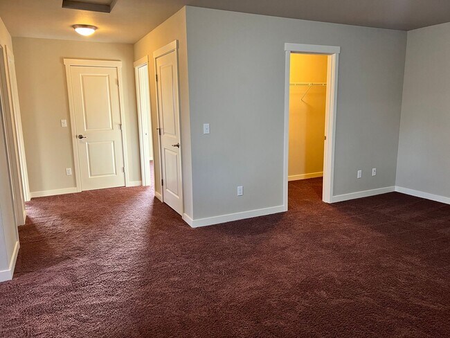 Building Photo - 3bed/2.5bath with Lofted Space at Harbor Crossing!