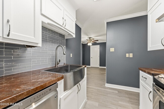 Building Photo - 106 Seattle St