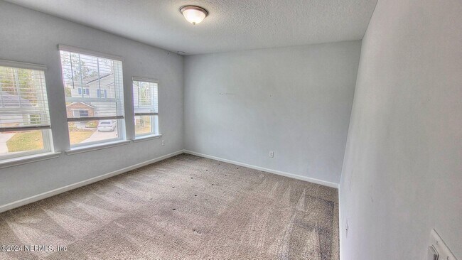Building Photo - 2028 Hawkeye Pl