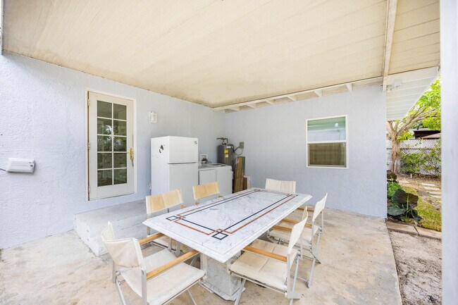 Building Photo - 730 Winters St