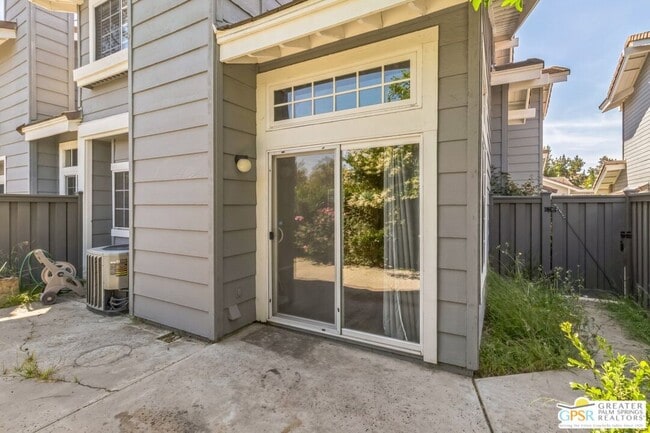 Building Photo - 13583 Almond St