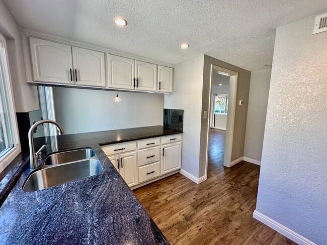 Building Photo - REQUEST A SHOWING AT MossglenProperties .c...