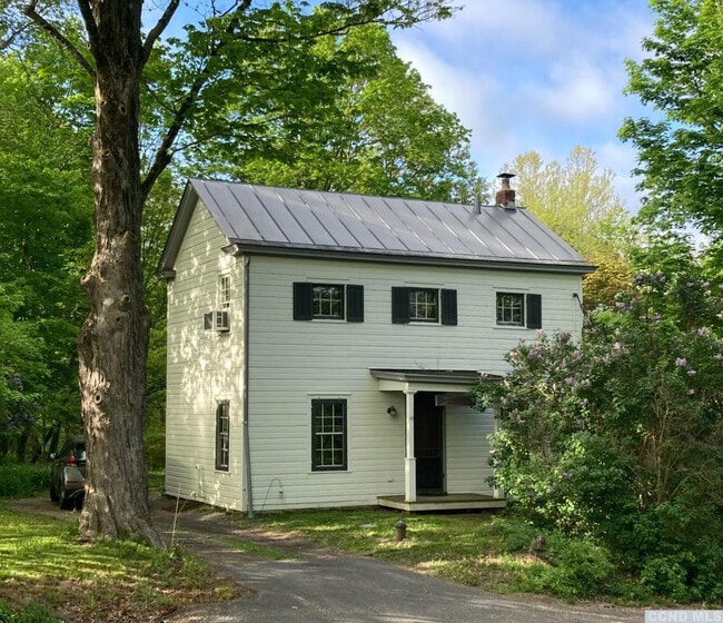 Primary Photo - 42 Stonybrook Rd