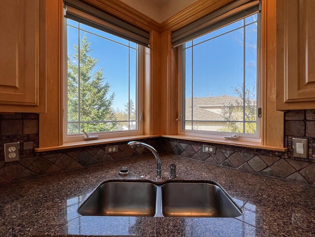 Building Photo - Bright & Beautiful Forest Heights Home with Gourmet Kitchen, Bonus Space & Private Cul-de-Sac Set...