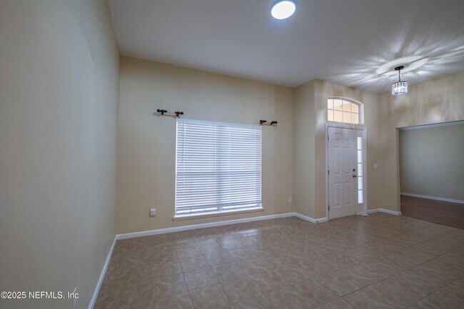 Building Photo - 3466 Laurel Leaf Dr