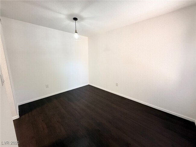 Building Photo - 555 E Silverado Ranch Blvd