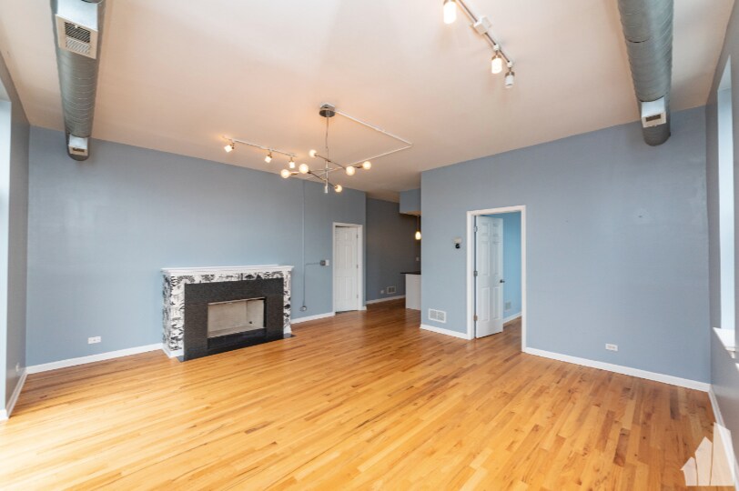 Building Photo - 2356 N Elston Ct