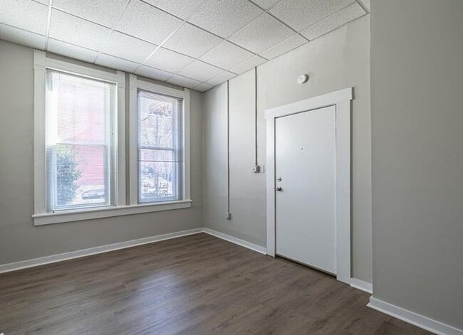 Building Photo - 102 N Lombardy St