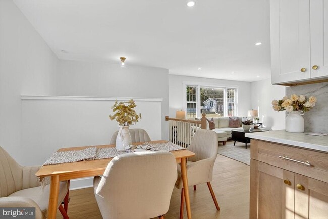 Building Photo - 8915 Sylvania St