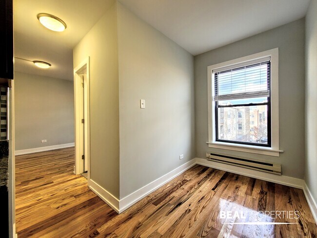Building Photo - 2910 N Mildred Ave