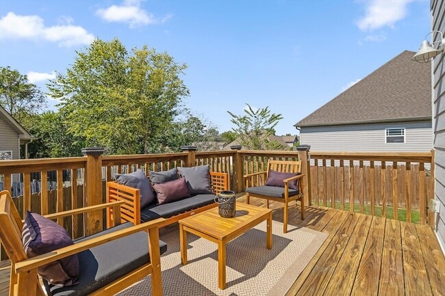 Building Photo - 718 Windrush Loop