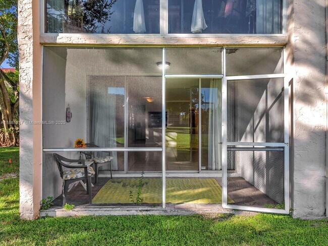 Building Photo - 9451 Evergreen Pl