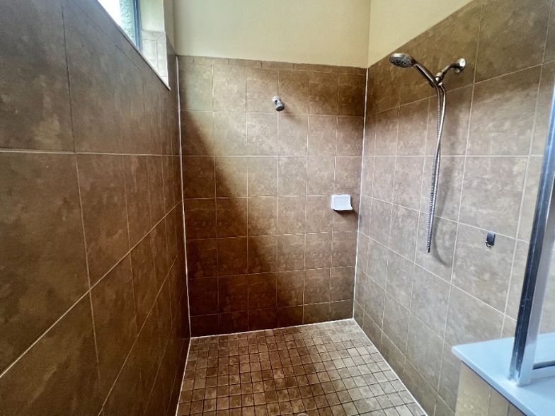 Building Photo - 13318 Longacre Dr