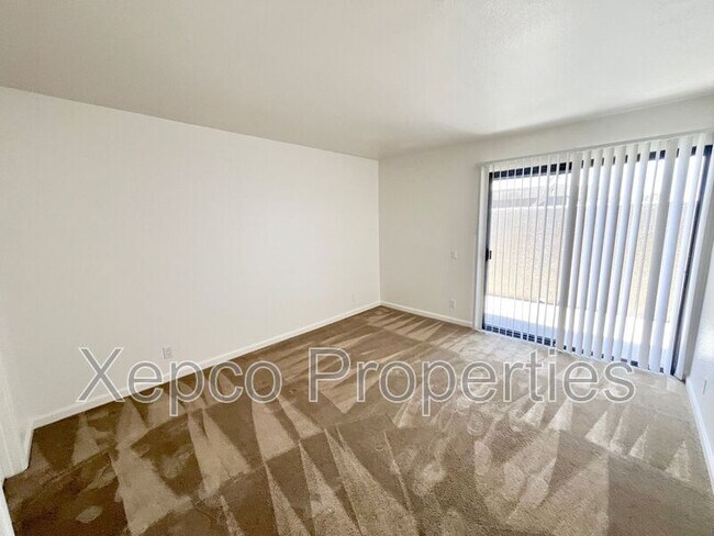 Building Photo - 479 Bradshaw E Ln
