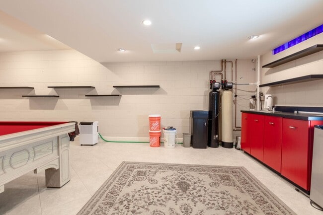 Building Photo - Kahana Ridge – Three Bedroom, Three Bathroom Home with Rare Basement