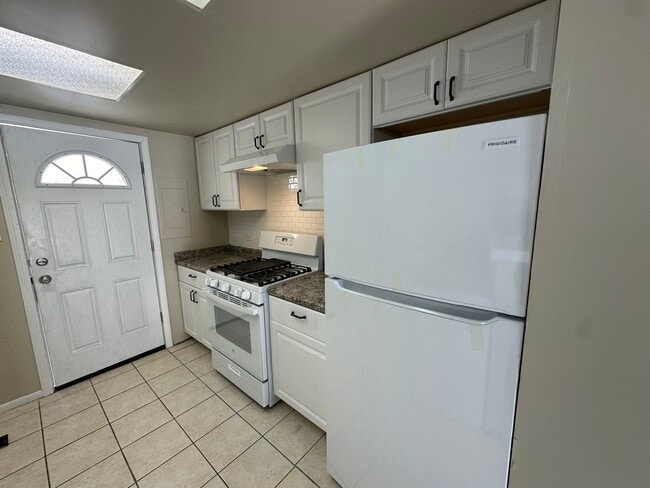 Building Photo - 474 Meadow Green Ln