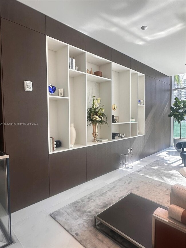 Building Photo - 300 Biscayne Blvd Way