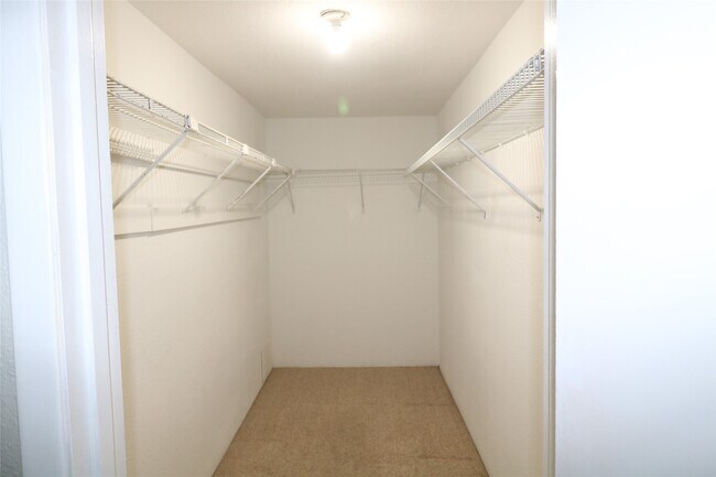 Building Photo - 10811 Richmond Ave.