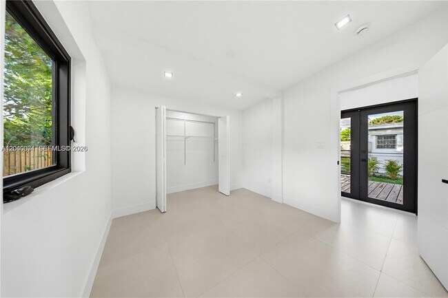 Building Photo - 1021 NW 48th St